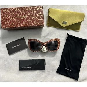 Dolce & Gabanna Chunky Cat-Eye Sunglasses with Logo Heart Temples Box Devotion